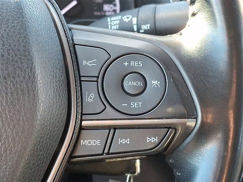 Used 2023 Toyota Camry SE image 17