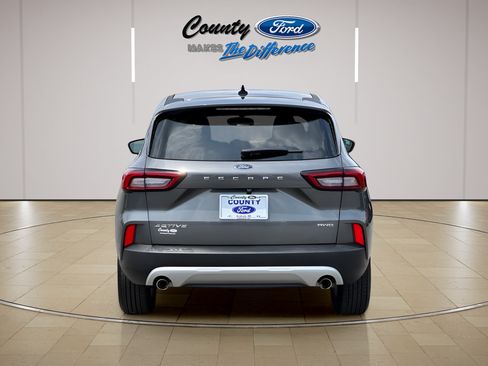 Used 2025 Ford Escape Active AWD/4WD image 5
