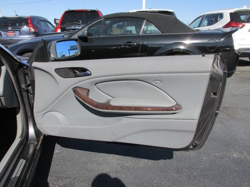 Used 2005 BMW 325Ci Convertible RWD image 39