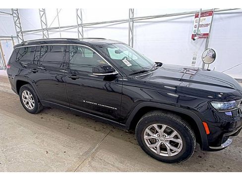 Used 2022 Jeep Grand Cherokee L Limited image 3