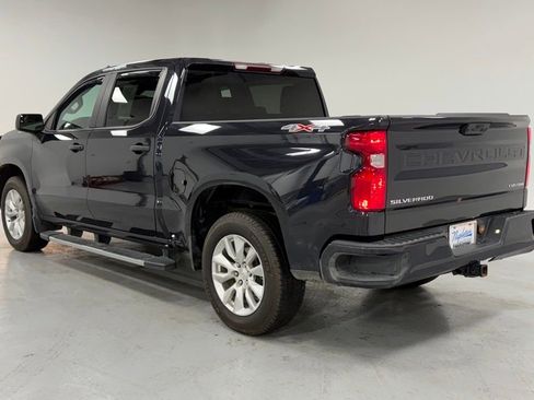 Used 2023 Chevrolet Silverado 1500 Custom image 3