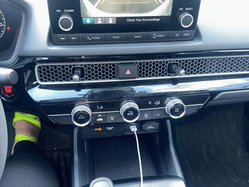 Used 2024 Honda Civic LX image 3