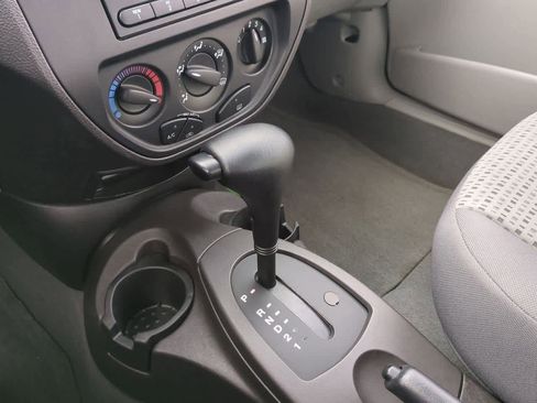 Used 2007 Ford Focus SE image 27