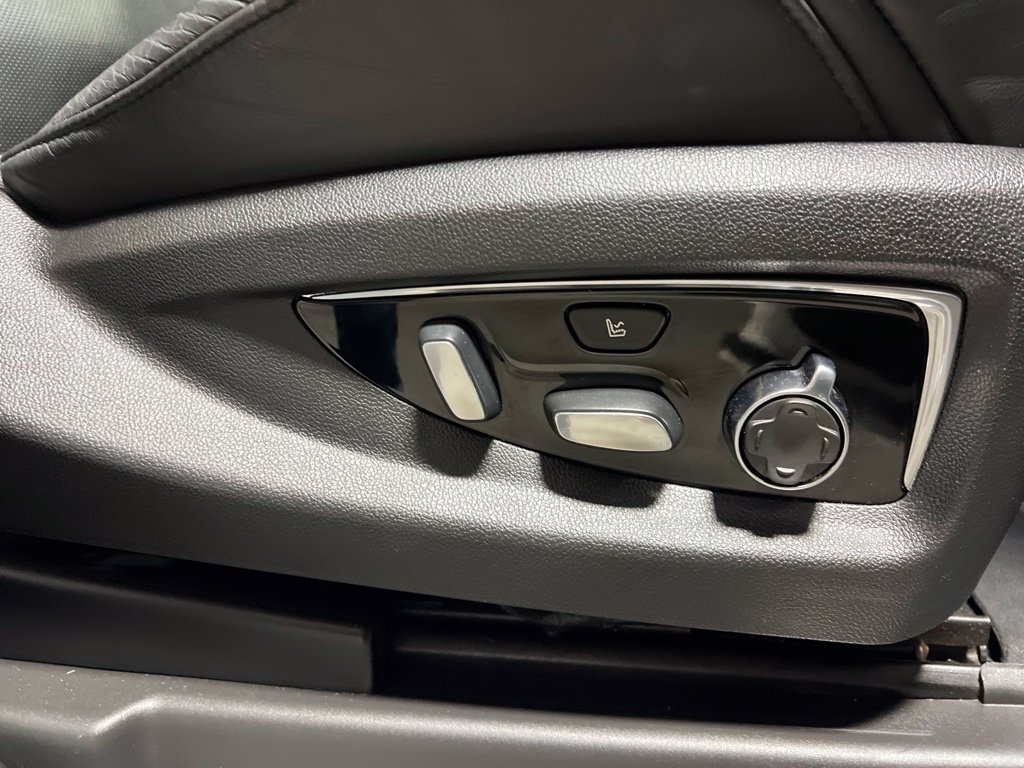 Used 2019 Cadillac Escalade Platinum AWD/4WD image 12