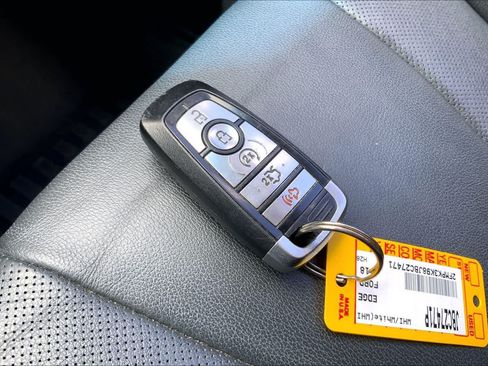 Used 2018 Ford Edge Titanium w/ Equipment Group 301A FWD image 19