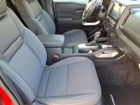 Certified 2023 Nissan Frontier SV w/ Technology Package image 17