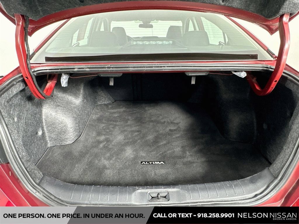 Used 2023 Nissan Altima 2.5 SR FWD image 23