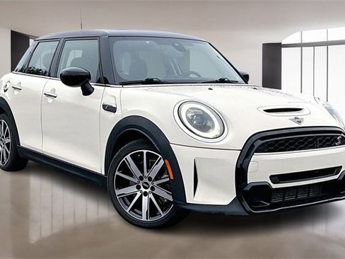 Used 2023 MINI Cooper S image 3