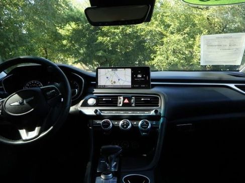 Used 2023 Genesis G70 2.0T image 14