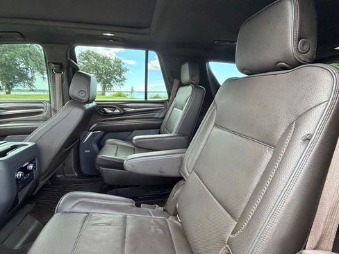 Used 2021 GMC Yukon Denali w/ Denali Premium Package RWD image 13