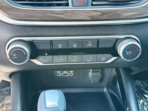 Used 2023 Nissan Altima 2.5 SV FWD image 13