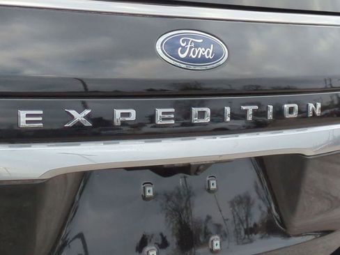 Used 2023 Ford Expedition Platinum image 13