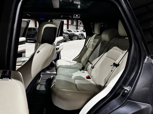 Used 2020 Land Rover Range Rover HSE image 18