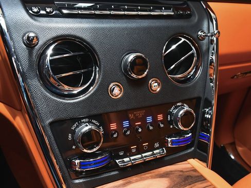 Used 2024 Rolls-Royce Cullinan image 43