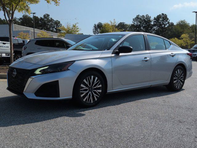 Used 2025 Nissan Altima 2.5 SV FWD image 7