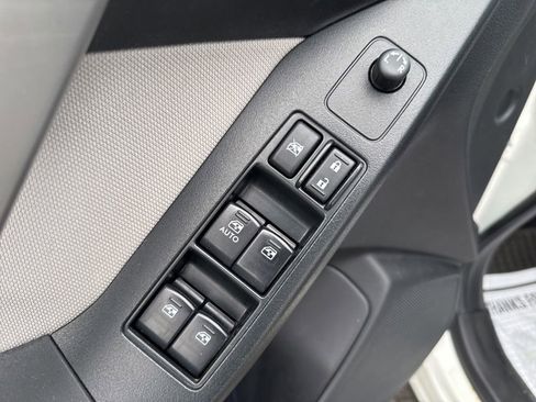 Used 2015 Subaru Forester 2.5i AWD/4WD image 21
