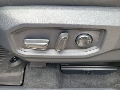 New 2026 Toyota Tundra Limited AWD/4WD image 17