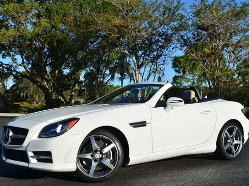 Used 2015 Mercedes-Benz SLK 250 image 18