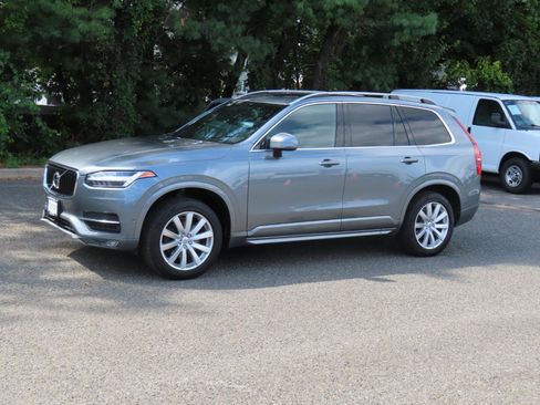 Used 2018 Volvo XC90 T6 Momentum w/ Convenience Package AWD/4WD image 2