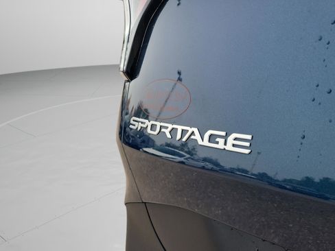 Used 2024 Kia Sportage EX image 28