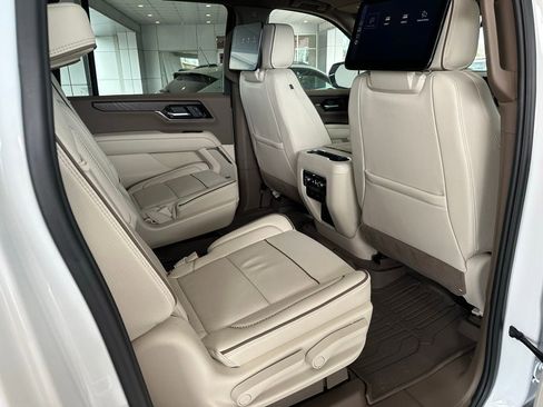 New 2026 GMC Yukon XL Denali w/ Denali Reserve Package image 17