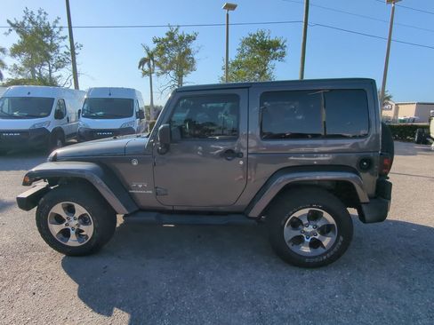 Used 2017 Jeep Wrangler Sahara w/ Connectivity Group image 8