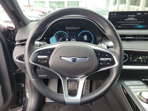 Used 2022 Genesis GV70 3.5T Sport w/ Sport Prestige Package AWD/4WD image 21