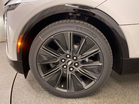 New 2025 Cadillac Lyriq Sport AWD/4WD image 32