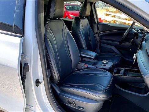 Certified 2022 Ford Mustang Mach-E Premium image 8