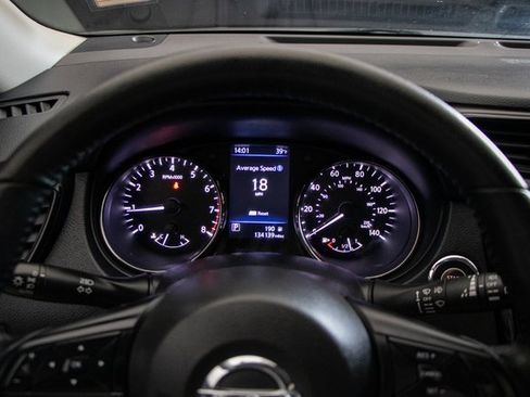 Used 2019 Nissan Rogue SV image 31