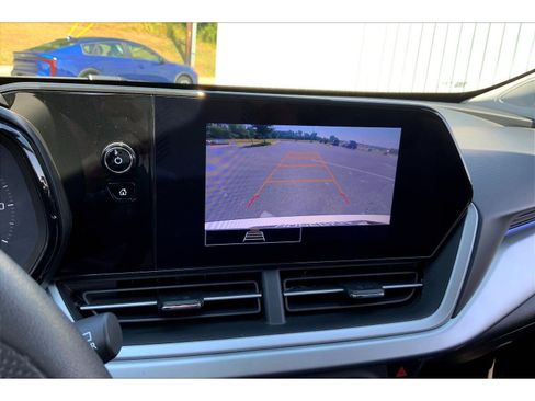 Used 2025 Chevrolet Trax LS image 19