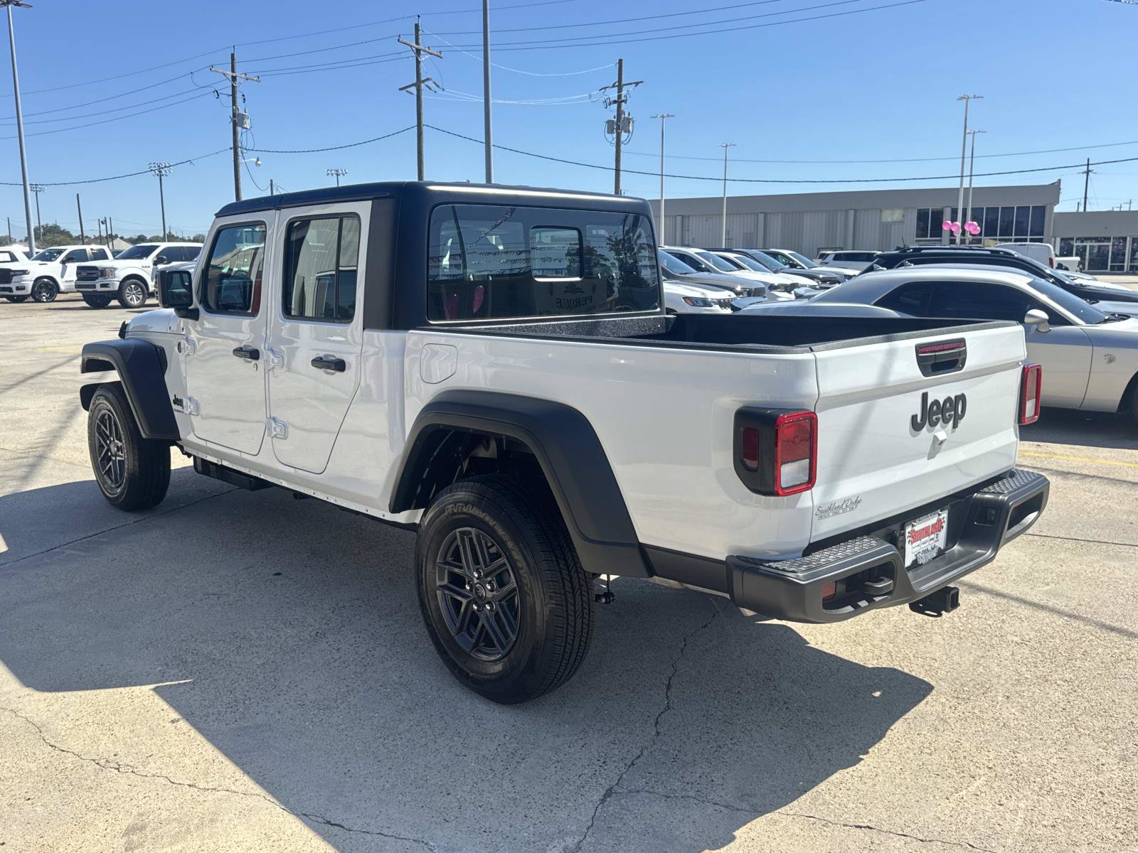Used 2026 Jeep Gladiator Sport AWD/4WD image 5