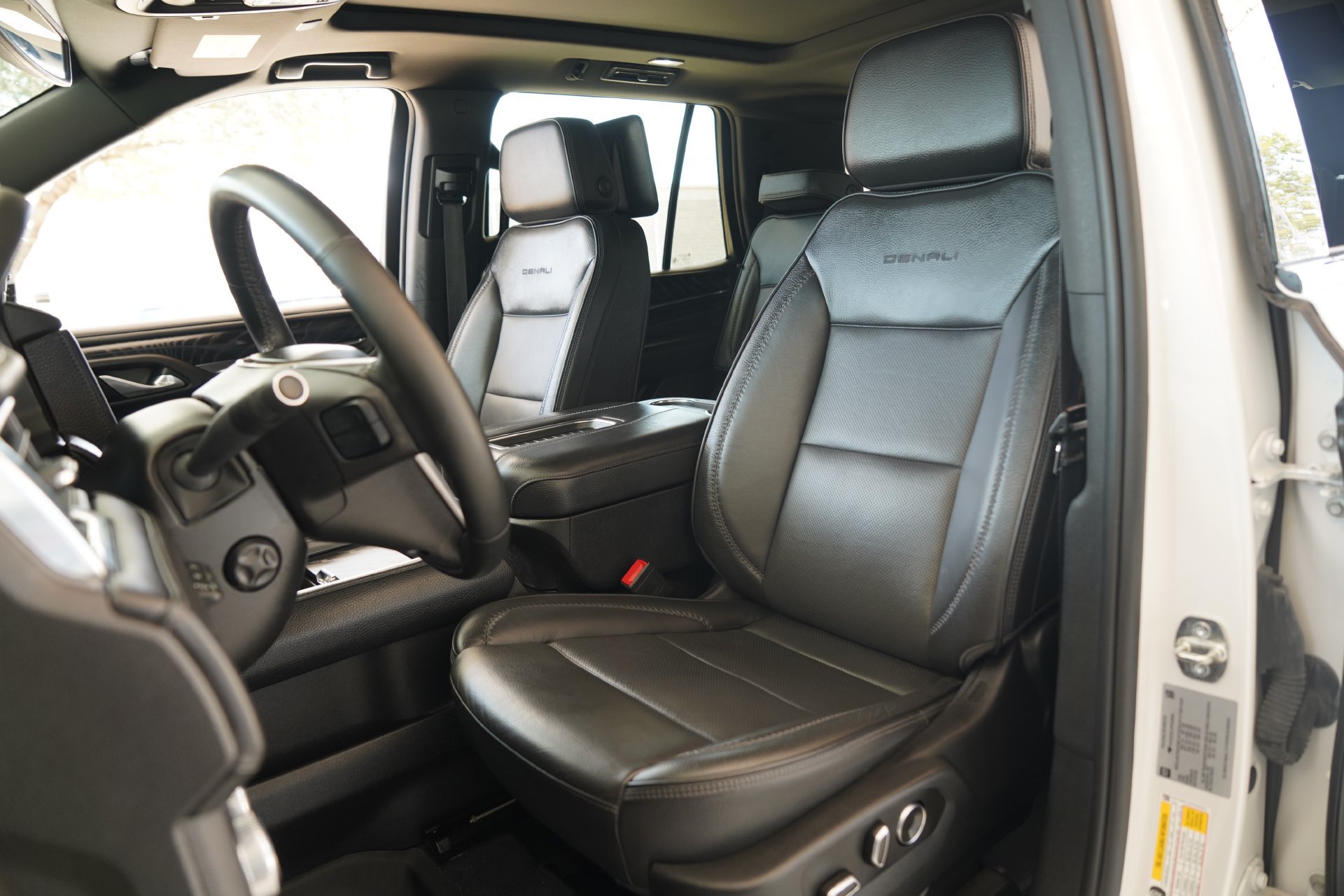 Used 2023 GMC Yukon Denali w/ Max Trailering Package AWD/4WD image 10