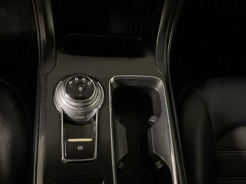 Used 2018 Ford Fusion SE w/ Equipment Group 201A FWD image 30