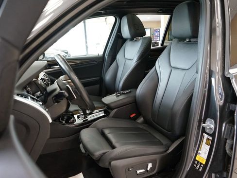Used 2018 BMW X3 xDrive30i w/ Premium Package AWD/4WD image 2