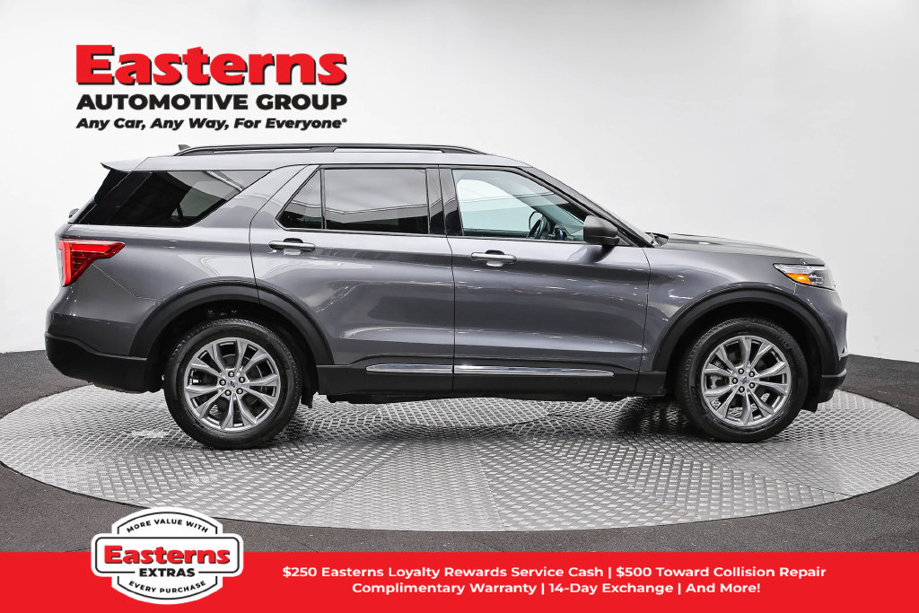 Used 2023 Ford Explorer XLT w/ Equipment Group 202A AWD/4WD image 5