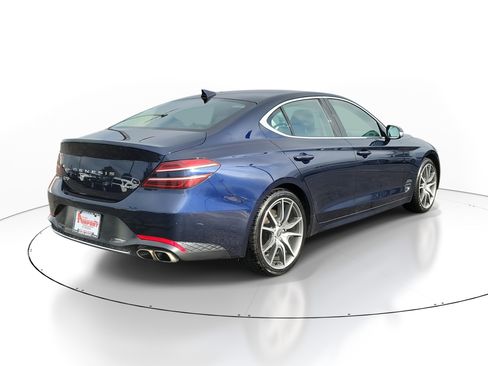 Used 2023 Genesis G70 2.0T image 4