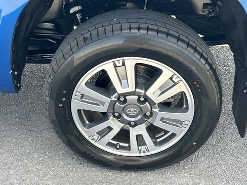 Used 2018 Toyota Tundra Platinum AWD/4WD image 16