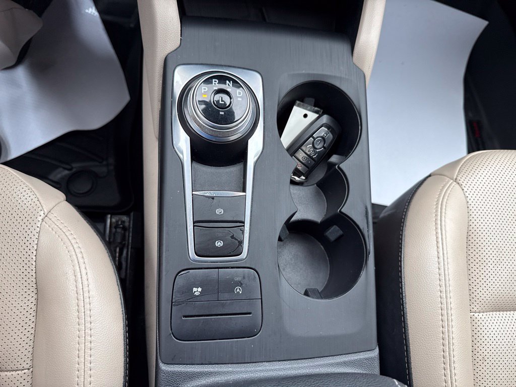 Used 2021 Ford Escape SEL w/ Technology Package FWD image 17