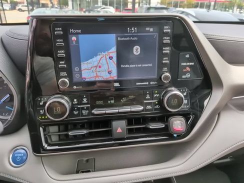 Used 2020 Toyota Highlander Limited AWD/4WD image 18