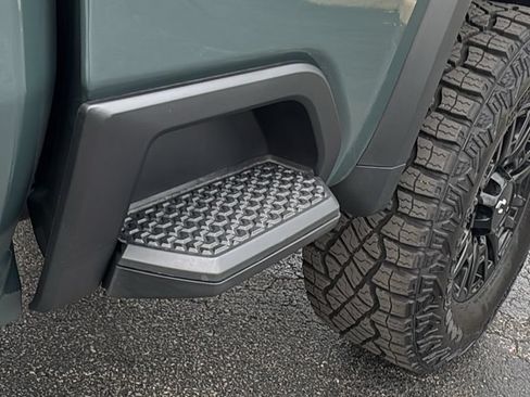 Used 2026 Chevrolet Silverado 2500 ZR2 AWD/4WD image 12