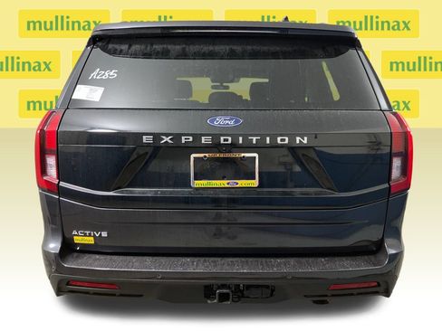 New 2026 Ford Expedition Active RWD image 8