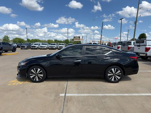 Used 2021 Nissan Altima 2.5 SV FWD image 8