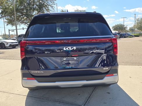 New 2026 Kia Carnival EX FWD image 7