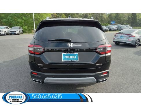 New 2025 Honda Pilot Touring image 6