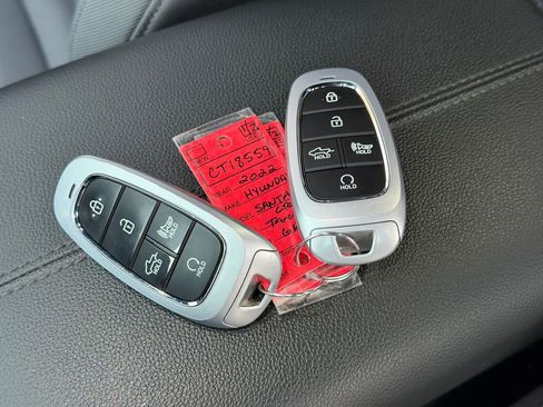 Used 2022 Hyundai Santa Cruz SEL Premium image 32