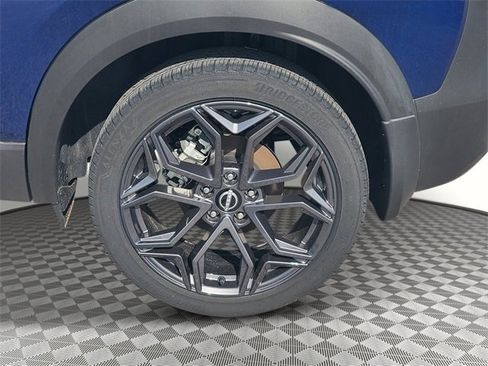 New 2025 Nissan Kicks SR image 9