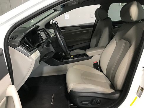 Used 2018 Hyundai Sonata SEL w/ Tech Package 02 FWD image 11