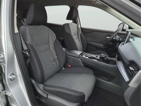 Used 2022 Nissan Rogue SV image 14