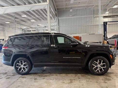 New 2025 Jeep Grand Cherokee L Limited w/ Trailer Tow Package image 2